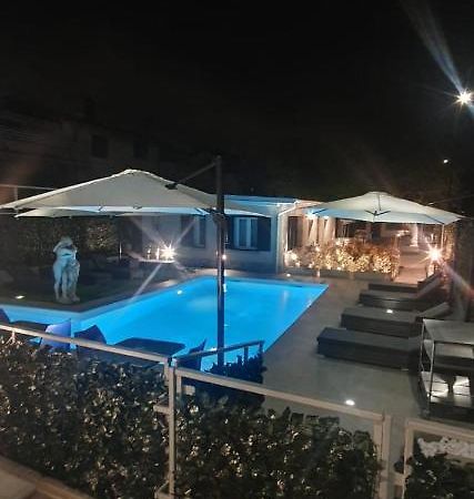 Foresterie Lombarde B&B Villa Ambra Limbiate Buitenkant foto